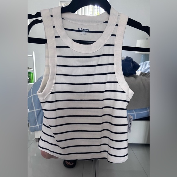 Old Navy Striped Sleeveless cropped Tank  Top - White and Black - Picture 4 of 9